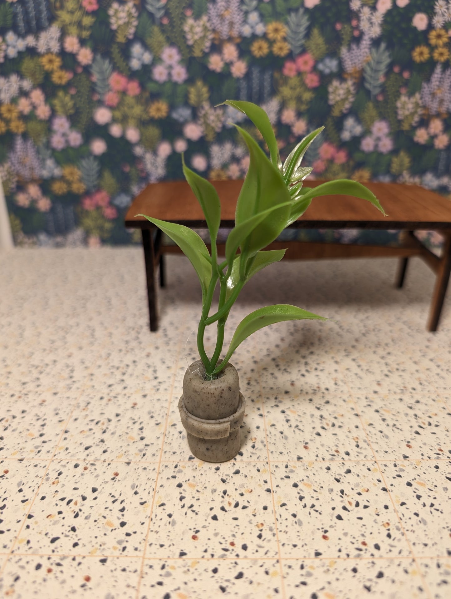 Concrete-Style Planter - Miniature (1:12 scale)