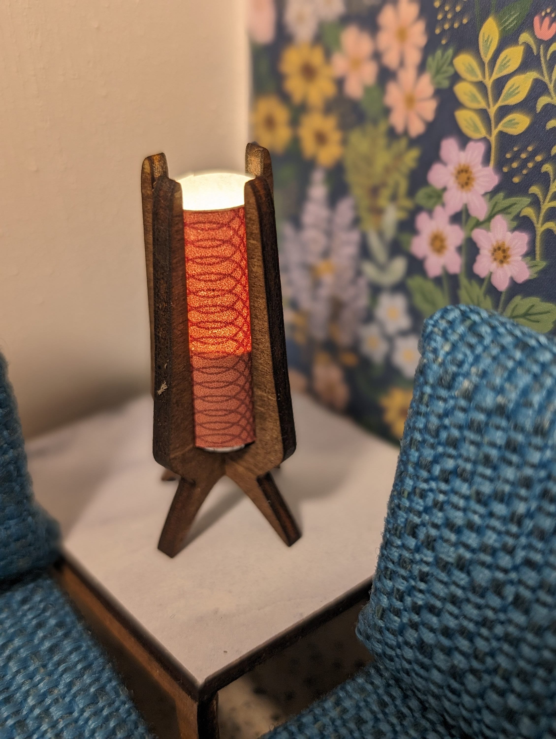 Mid Century Modern (MCM) Tower Table Lamp Miniature 1:12 Scale - Working LED light, Dollhouse Light, Room box Light